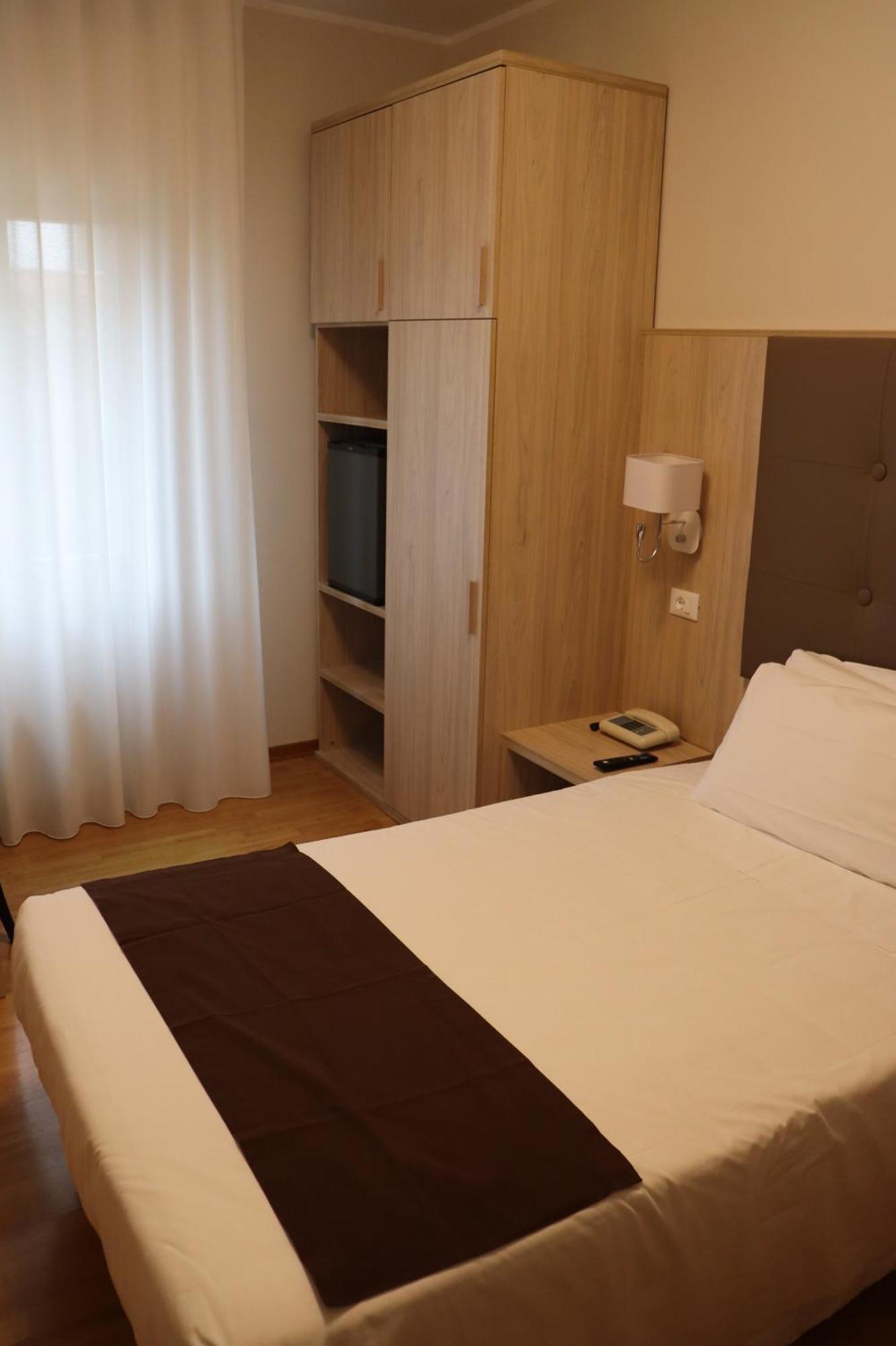 Hotel Montereale Pordenone Luaran gambar