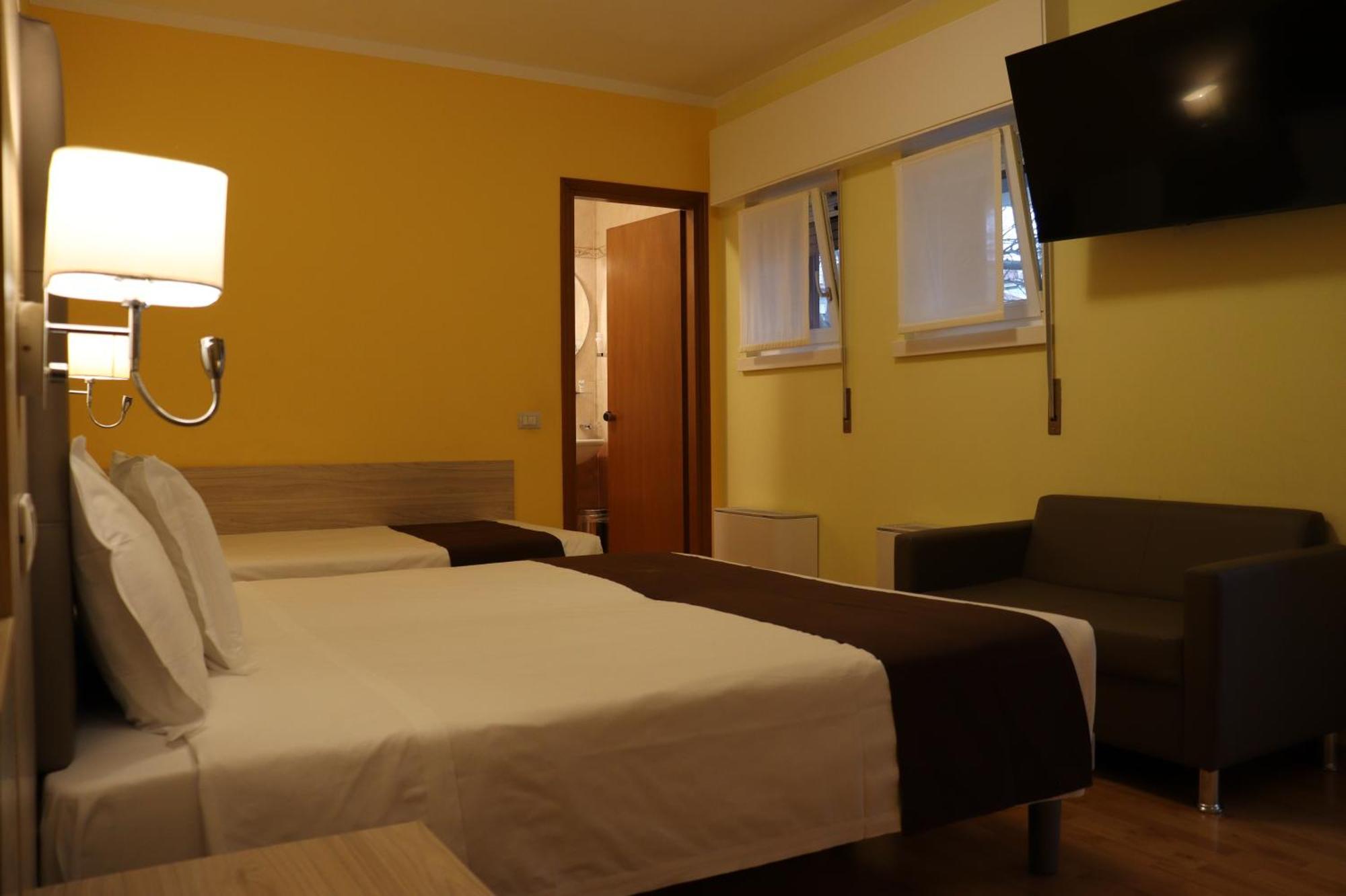 Hotel Montereale Pordenone Luaran gambar