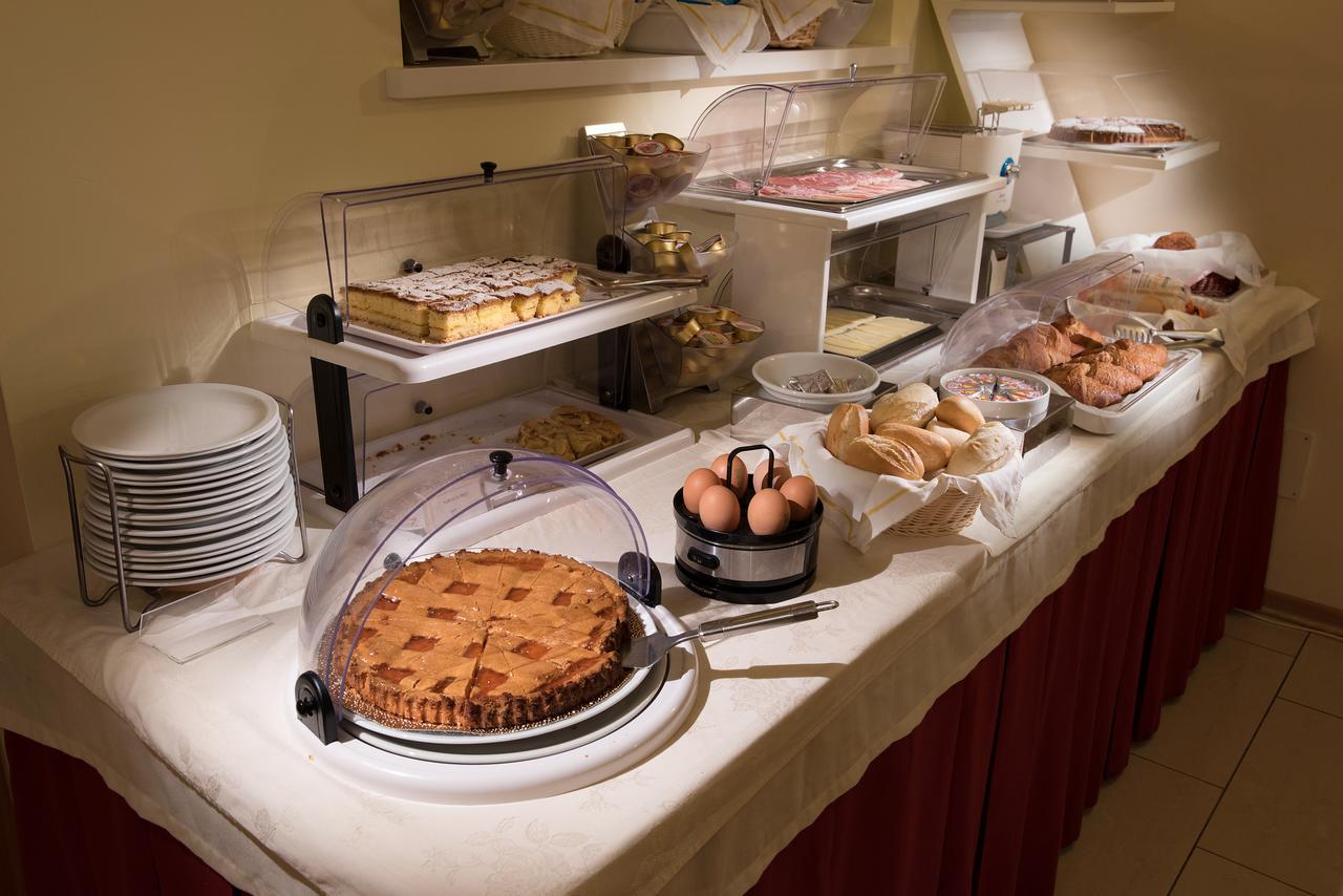 Hotel Montereale Pordenone Luaran gambar