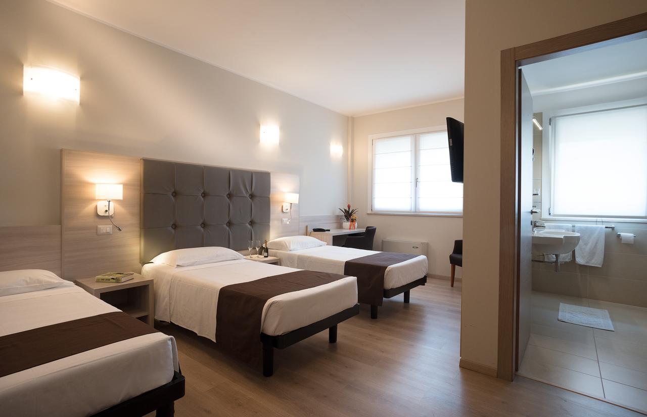 Hotel Montereale Pordenone Luaran gambar