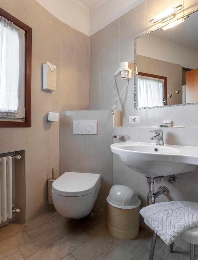 Hotel Montereale Pordenone Luaran gambar